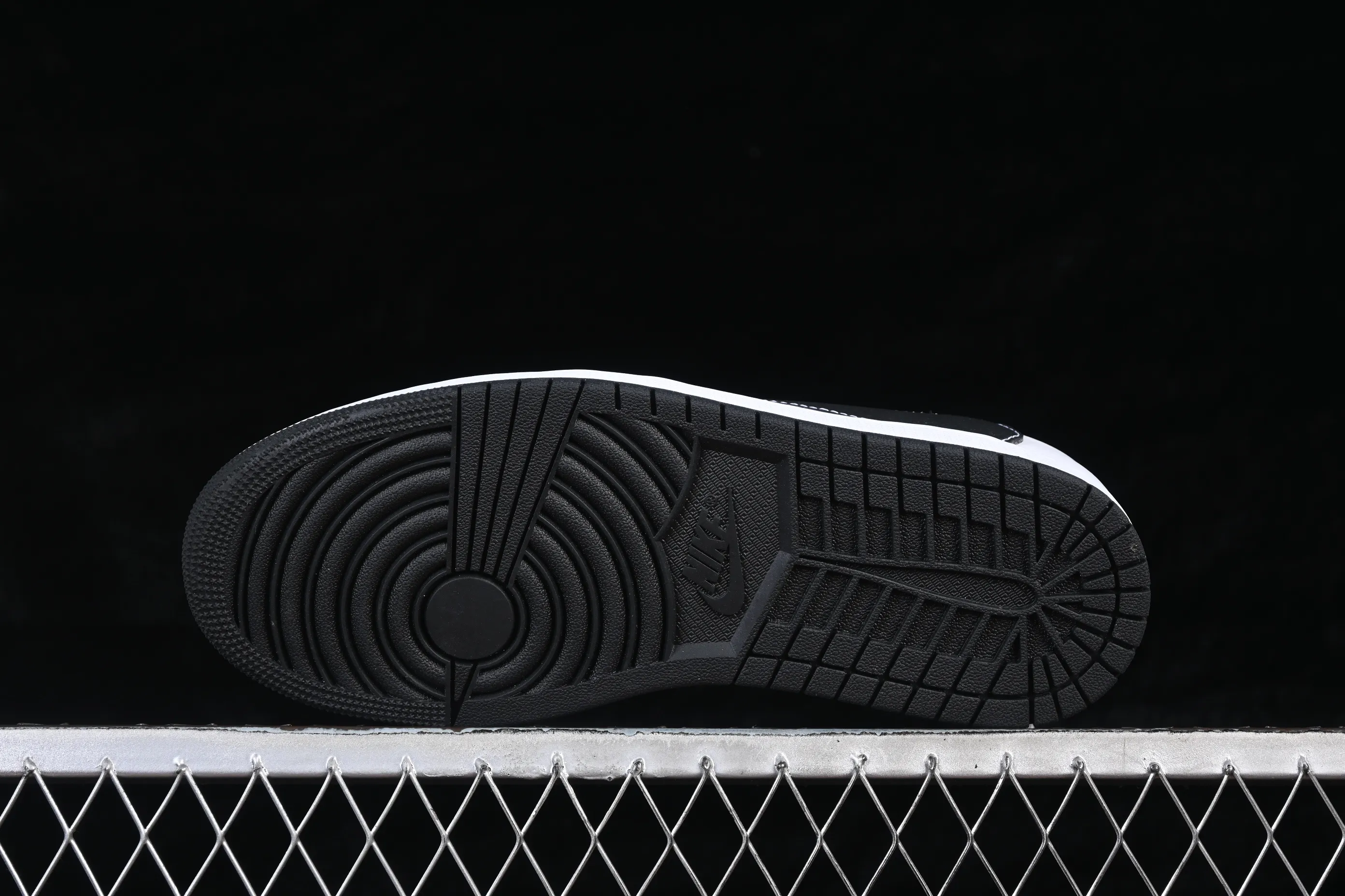All Categories Air Jordan Jordan Series Basketball Shoes Air Jordan 1 Low Travis Scott x Air Jordan 1 Low OG AJ1 Joe 1 Joint Overhead XZ6868-002